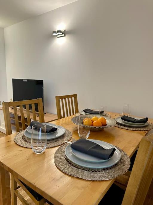 Opulent Oasis In London Apartment ภายนอก รูปภาพ