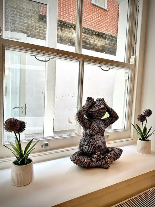 Opulent Oasis In London Apartment ภายนอก รูปภาพ