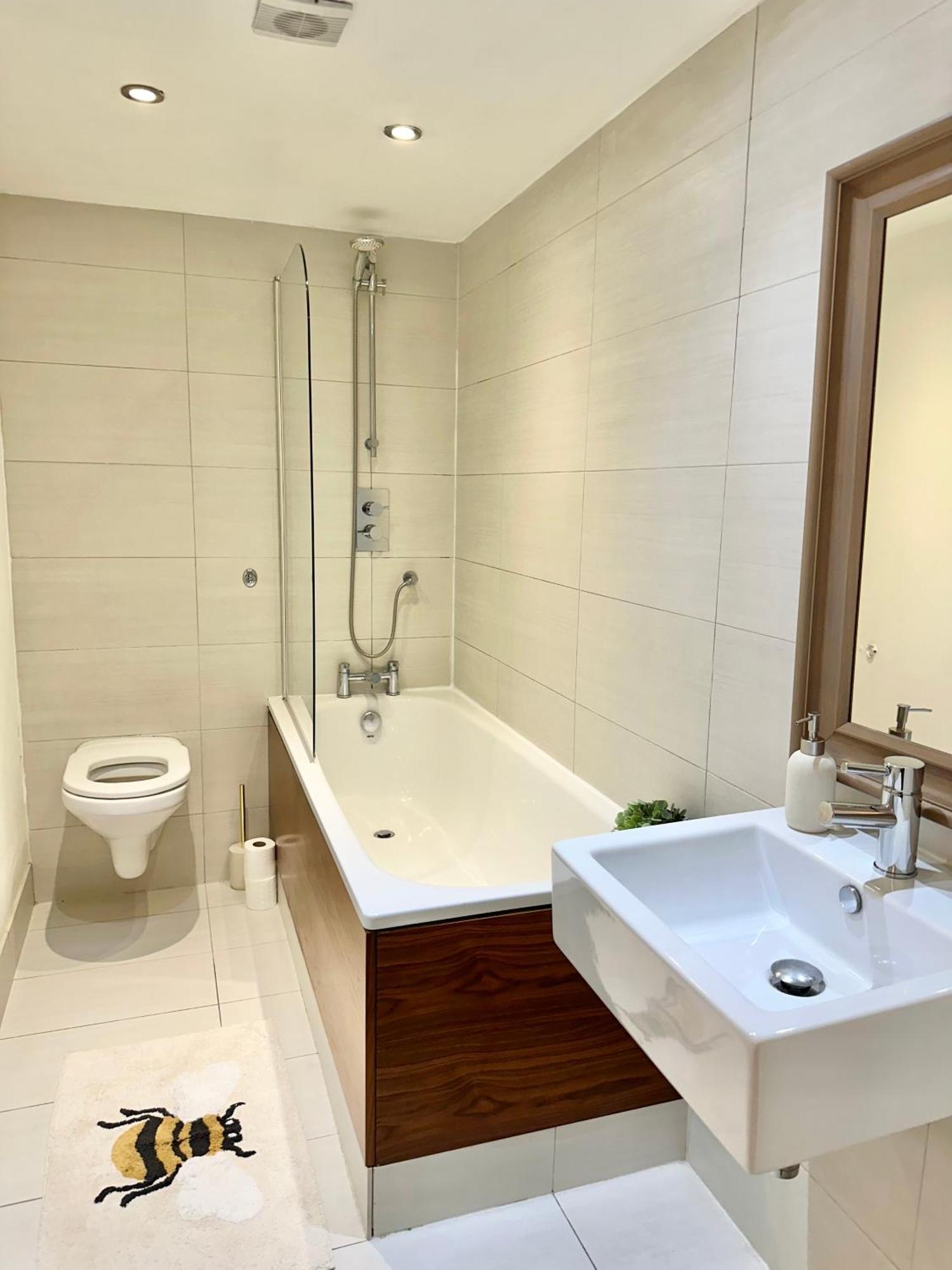 Opulent Oasis In London Apartment ภายนอก รูปภาพ