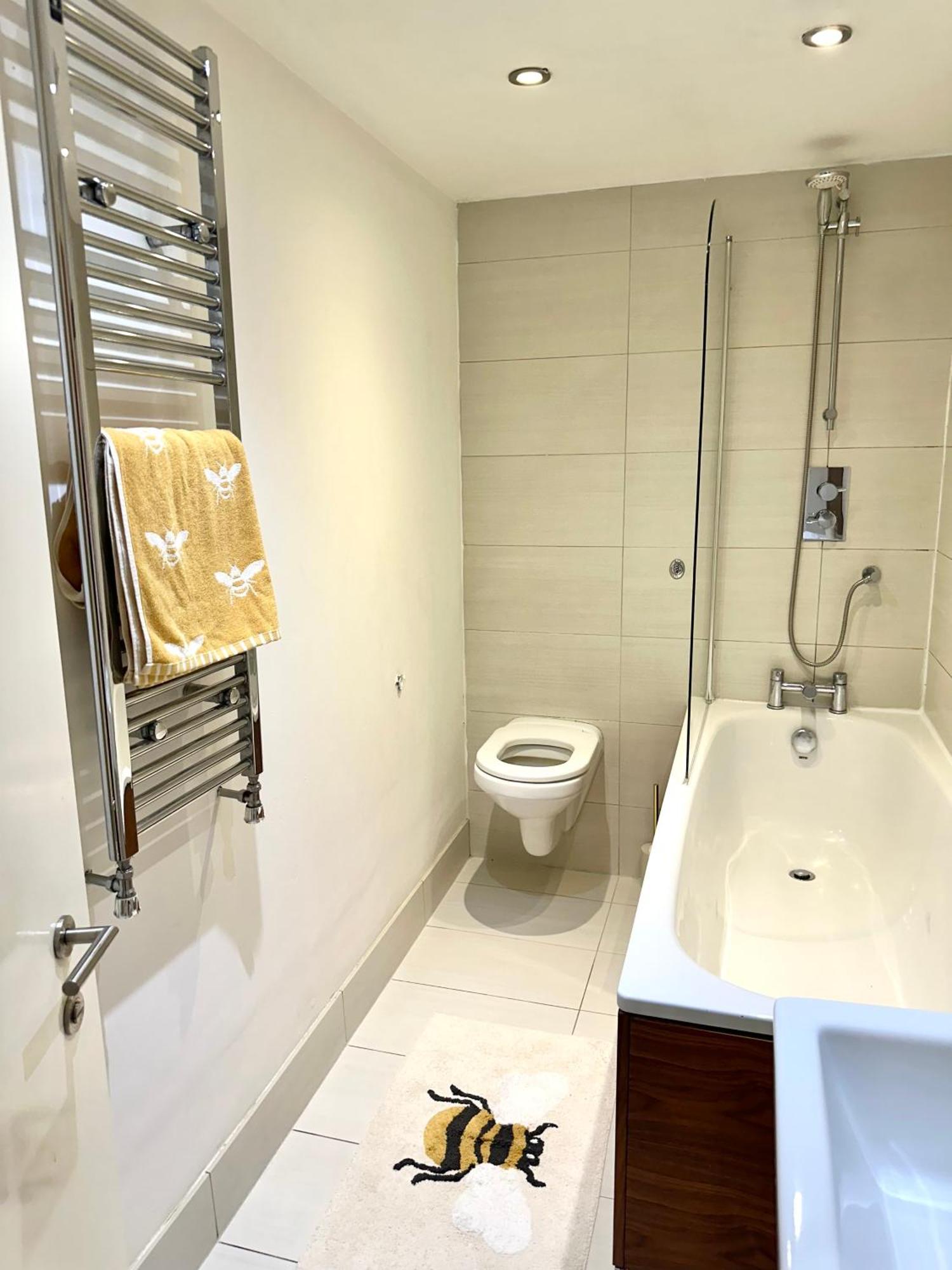 Opulent Oasis In London Apartment ภายนอก รูปภาพ